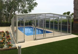 Abris de piscine

Profitez toute l’année de votre piscine dans le jardin grâce à nos solutions d’abris amovibles.

Lire plus