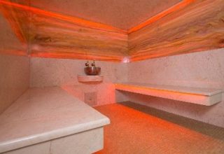 HammamNos « bain à vapeur » ou hammam font perdre de l'eau à votre organisme, augmente la température du corps et active la circulation sanguine, raffermi la peau et favorise l'élimination des graisses et de la cellulite.Lire plus